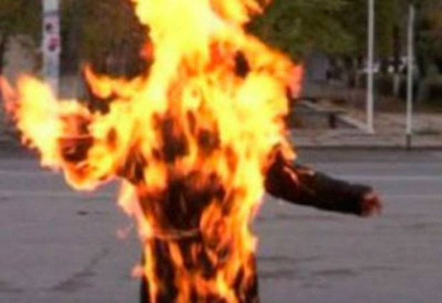 Σύλληψη για την πυρπόληση 32χρονου στην Πλατεία Ναυαρίνου