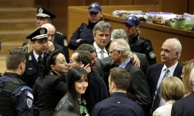 Εντάλματα σύλληψης για τις μίζες των εξοπλιστικών προγραμμάτων