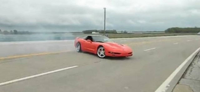 Βίντεο: Οδηγός τιμωρήθηκε από την πολύ φιγούρα