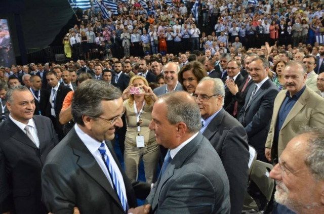 ΦΩΤΟΡΕΠΟΡΤΑΖ: Αποθέωση Καραμανλή στο συνέδριο της ΝΔ