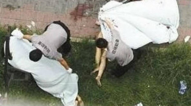 ΣΟΚ: Έκαναν σεξ, έπεσαν από το παράθυρο και σκoτώθηκαν (pic)