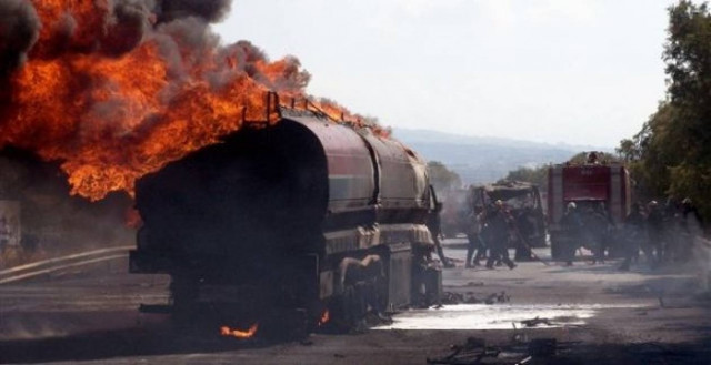Συναγερμός για φωτιά σε βυτιοφόρο στην Εθνική Οδό