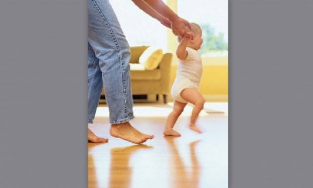 Οδηγίες για τα πρώτα του βήματα! Πώς θα το βοηθήσετε να περπατήσει!