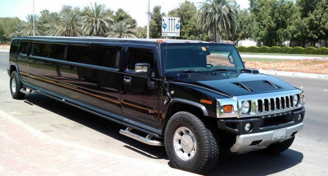 STRETCH LIMOS: ΤΡΑΒΗΓΜΕΝΕΣ ΑΠΟ ΤΑ ΜΑΡΣΠΙΕ