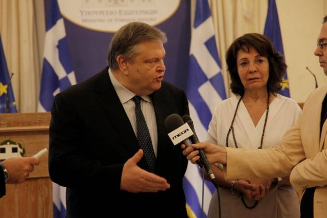 Βενιζέλος: Όποιος υπονομεύει την κυβέρνηση δεν κάνει καλό στη χώρα