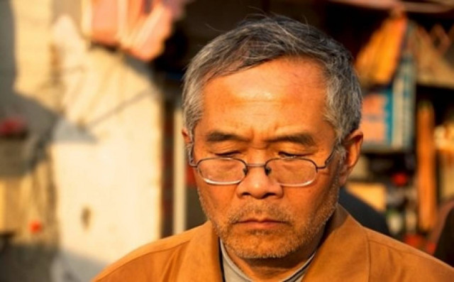 Πρόστιμο ή φυλακή σε όσους δεν επισκέπτονται τους γονείς τους!