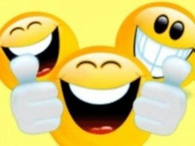 Ανέκδοτο: Μια ξανθιά είναι στο μπαλκόνι...