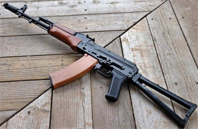 Θεσσαλονίκη: Σεσημασμένοι κακοποιοί κατείχαν πολεμικό οπλισμό