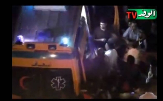 Βίντεο: Η μεταφορά της δημοσιογράφου σε ασθενοφόρο μετά τον βιασμό