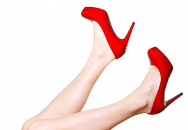 Τα γοβάκια τούς οδήγησαν στις χειροπέδες