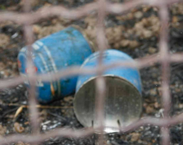 Μπήκαν στο προαύλιο του υπ. Πολιτισμού και έκαψαν αυτοκίνητο (pic+vid)