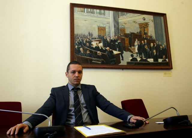 Χ.Α.: Εγκληματική Οργάνωση Παπανδρέου, Βενιζέλος και Παπακωνσταντίνου