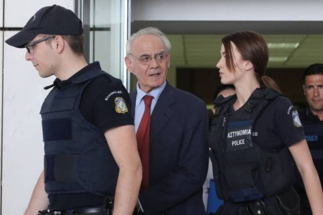 Πρόεδρος σε Άκη: Φέρε για μάρτυρα και τον Ομπάμα!