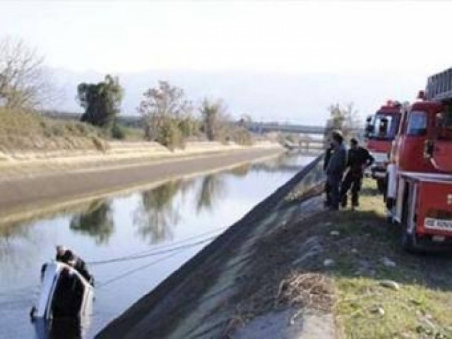 Ηλεία: Έπεσαν με το εγγόνι τους σε κανάλι 5 μέτρων