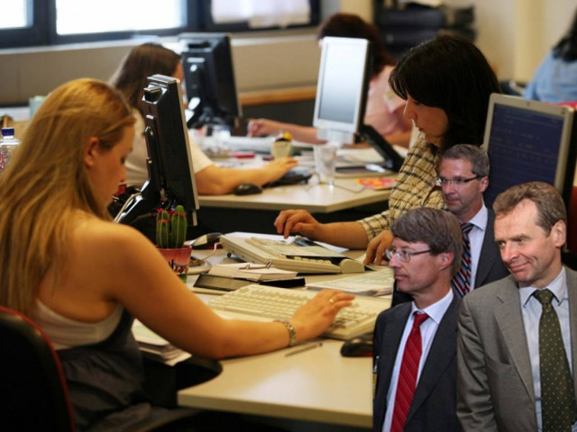 Νέα συνάντηση Στουρνάρα-τρόικας την Κυριακή