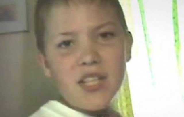 Απίστευτο βίντεο: 32χρονος συνομιλεί με τον 12χρονο εαυτό του!