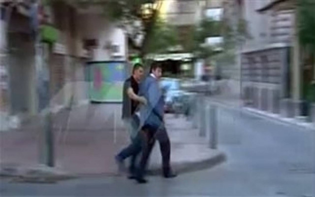 Βίντεο – ντοκουμέντο: Η στιγμή της επίθεσης στον Γιώργο Καμίνη