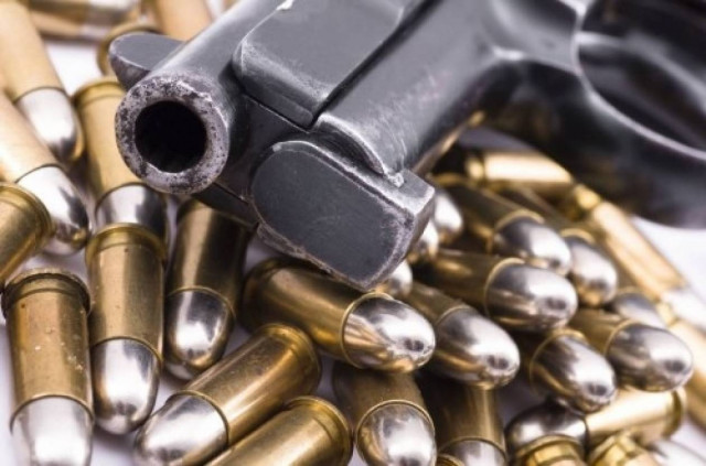 ΑΠΟΚΛΕΙΣΤΙΚΟ: Aυτοκίνητο – οπλοστάσιο στον Πειραιά