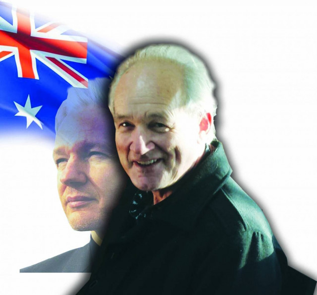 Πατέρας Ασάνζ: Μόνο οι Έλληνες εξακολουθούν να αντιστέκονται