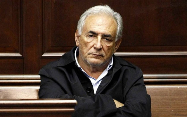 Στρος-Καν:«Τρομερή» χαρακτήρισε τη στιγμή που ήταν με χειροπέδες (vid)