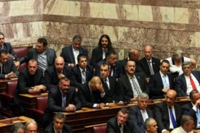 Χρυσή Αυγή: Τηλεόραση νταβατζήδων και αρπακτικών του μνημονίου