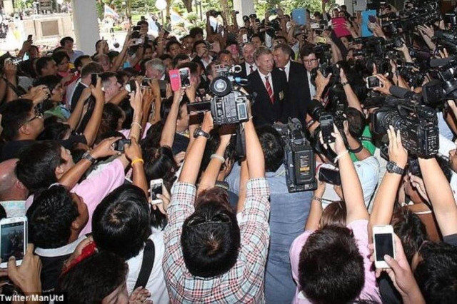 Πανικός για τη Μάντσεστερ Γιουνάιτεντ στη Μπανγκόγκ