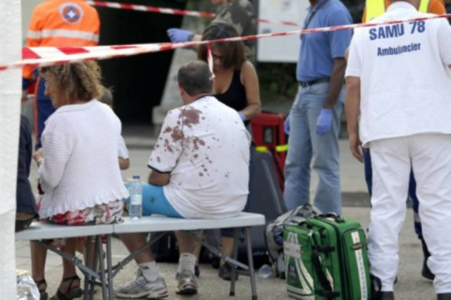 Συγκλονιστικές εικόνες από το σιδηροδρομικό δυστύχημα στη Γαλλία