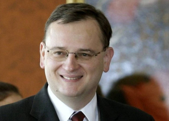 Πρώην πρωθυπουργός παραδέχτηκε σχέση με συνεργάτιδά του