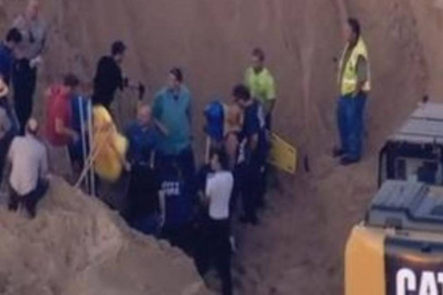 Άνοιξε η γη και κατάπιε... αγοράκι