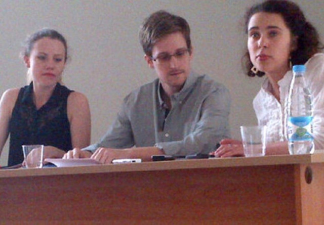 Υπόθεση Σνόουντεν: Η Ρωσία δεν έχει λάβει αίτημα πολιτικού ασύλου