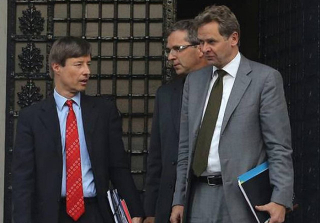 Το ΥΠΟΙΚ για τη φοροαπαλλαγή Τρόικας και Task Force