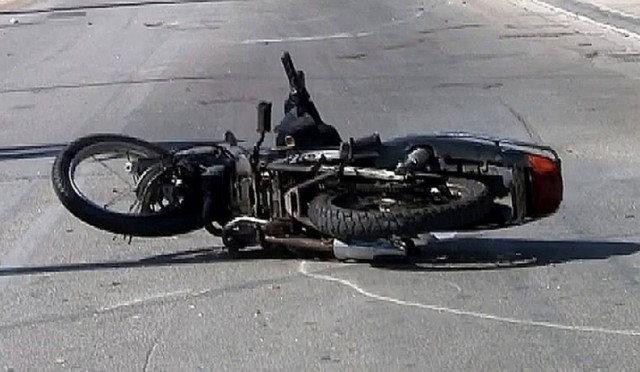 Ερέτρια: Πατέρας και γιος τραυματίστηκαν σοβαρά σε τροχαίο