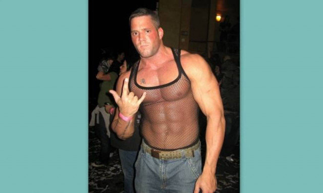 «Έφυγε» από τη ζωή από αναβολικά ο gay πορνοστάρ Erik Rhodes