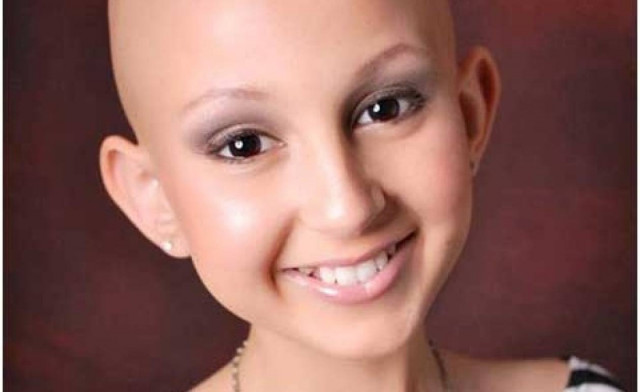 Έχασε τη μάχη με τον καρκίνο η 13χρoνη σταρ του YouTube