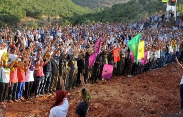 Diyarbakir: Οι Κούρδοι δημιούργησαν «Νεκροταφείο Μαρτύρων»