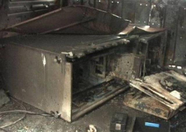 Σπείρα Ρουμάνων ανατίναζε ATM