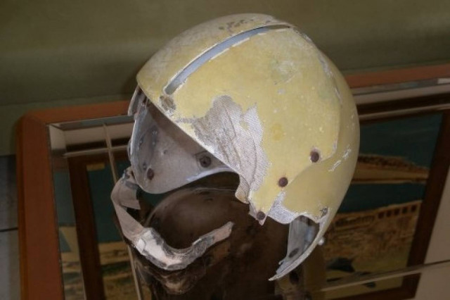 Βρέθηκε κάσκα πεσόντα αεροπόρου μετά από 44 χρόνια (pics)