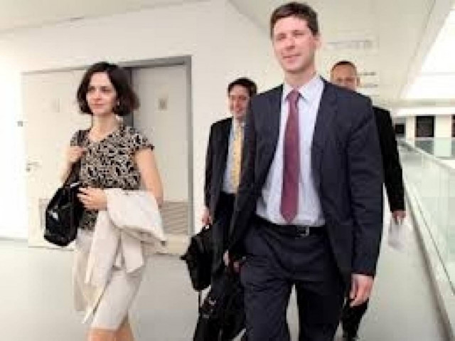 Kύπρος: Κρίσιμες επαφές με την τρόικα