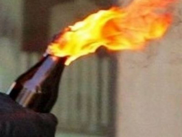 Άγνωστοι πέταξαν μολότοφ στα Εξάρχεια