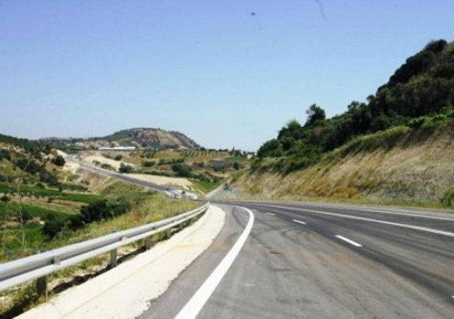 Λάρισα: Κυκλοφοριακές ρυθμίσεις λόγω εργασιών σε παράδρομο της ΠΑΘΕ