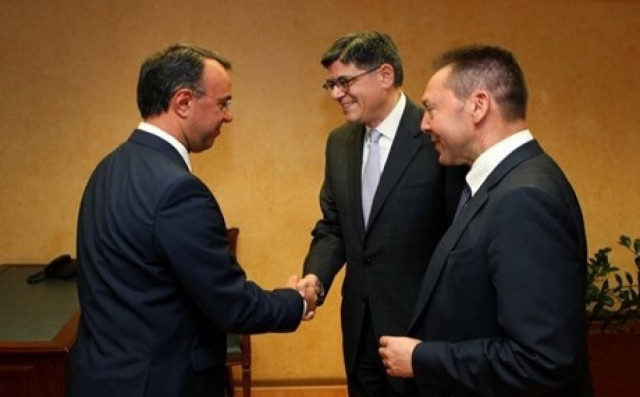 Ολοκληρώθηκε η συνάντηση Λιού - Στουρνάρα