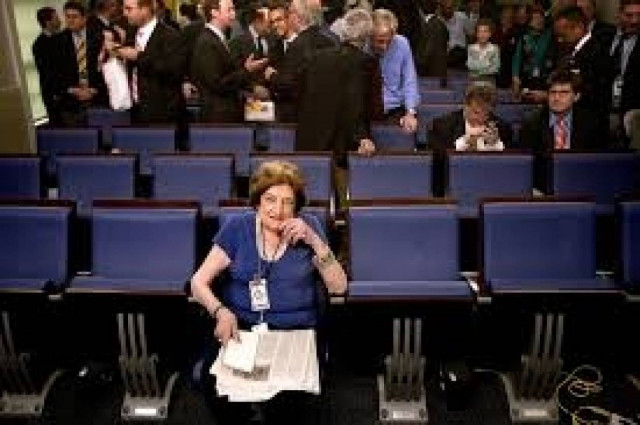 «Έφυγε» η σπουδαία δημοσιογράφος Έλεν Τόμας