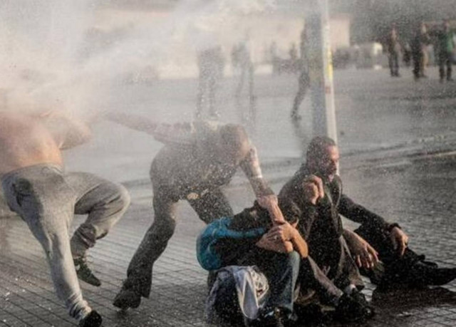 Ένας νεκρός στις οδομαχίες στην πλατεία Ταχρίρ