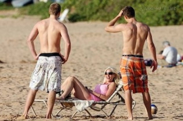 Ποιο σημείο κοιτούν οι άνδρες και οι γυναίκες στο σώμα του άλλου;