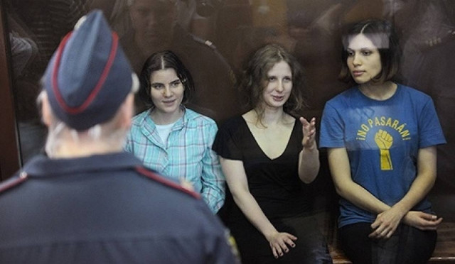 Πάνω από 100 διάσημοι μουσικοί ζητούν την απελευθέρωση των Pussy Riot