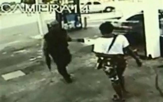 ΣΟΚ: Τον πυροβόλησε και τραβούσε βίντεο το πτώμα του