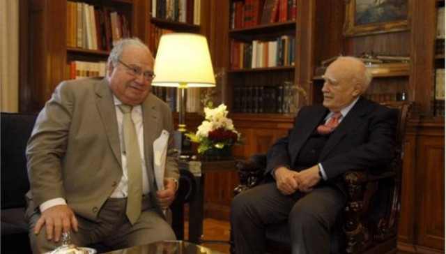 Στον Παπούλια η έκθεση Ρακιντζή για τη δημόσια διοίκηση