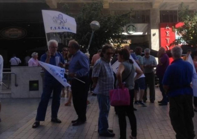 Συγκέντρωση κατά της λειτουργίας των καταστημάτων τις Κυριακές (pics)