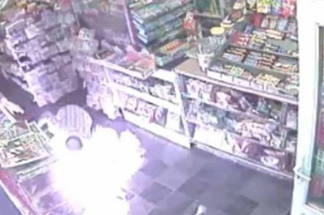 Βίντεο-ΣΟΚ: Ληστές προσπάθησαν να τον κάψουν ζωντανό