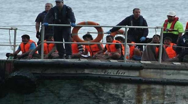 Ινδονησία: Εκατό άτομα έχουν διασωθεί από το ναυάγιο στην Ιάβα